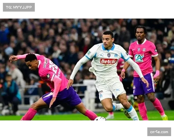 马赛警方公布对上个月球迷冲突事件的调查进展,十余人被起诉 马赛警方公布对上个月球迷冲突事件的调查进展,十余人被起诉